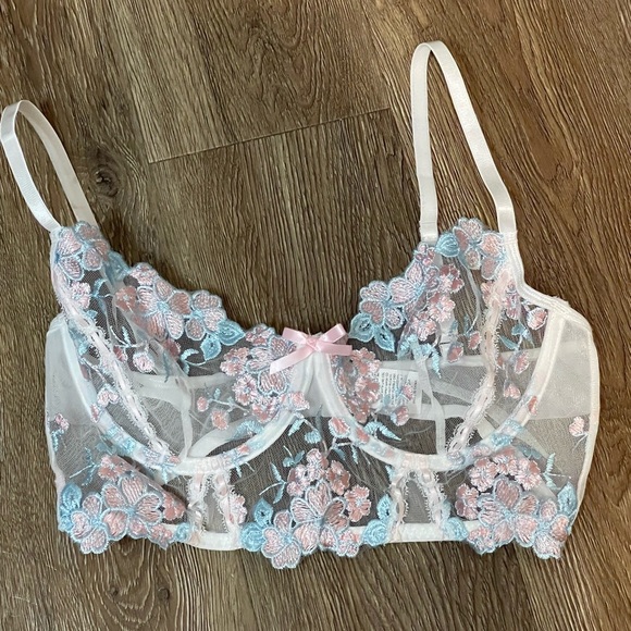 White and Pink Lace Bra with Floral Embroidery - Picture 1 of 7